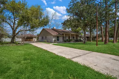 210 Ridgemont Drive, Alvin, TX 77511 - Photo 2