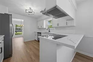 210 Ridgemont Dr, Alvin, TX 77511 - Photo 6