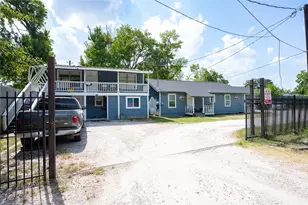 2232 Maurine St, Houston, TX 77039 - Photo 2