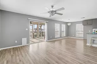 271 Barracuda St, Hitchcock, TX 77563 - Photo 8