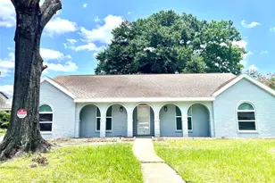9626 Hearthwood Dr, Houston, TX 77040 - Photo 2