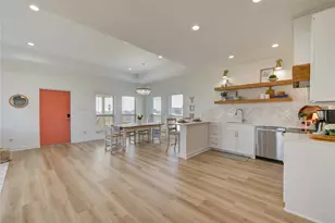 1014 Treaty Dr, Surfside Beach, TX 77541 - Photo 4