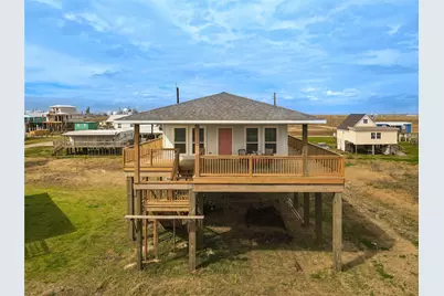 1014 Treaty Dr, Surfside Beach, TX 77541 - Photo 1