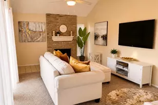 12033 Bob White Dr, Houston, TX 77035 - Photo 2