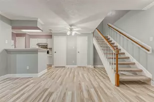 11201 Lynbrook Dr, Houston, TX 77042 - Photo 12