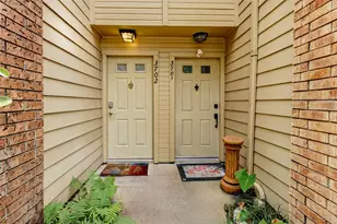 11201 Lynbrook Dr, Houston, TX 77042 - Photo 28