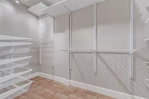 11201 Lynbrook Dr, Houston, TX 77042 - Photo 22