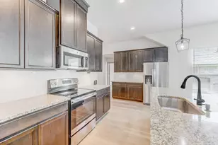 11913 Mockingbird Ln, Montgomery, TX 77356 - Photo 2