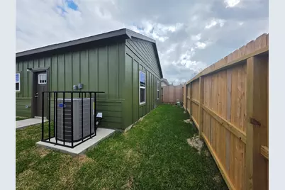 204 Dipping Stream Street, Houston, TX 77076 - Photo 10
