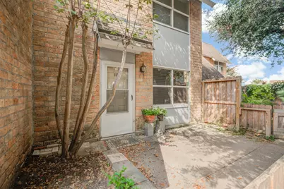 1433 Cedar Post Lane #10, Houston, TX 77055 - Photo 4