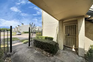 10075 Westpark Dr, Houston, TX 77042 - Photo 14