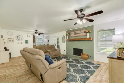 102 W Bronco Bend Street, Angleton, TX 77515 - Photo 16