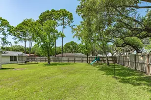 102 W Bronco Bend St, Angleton, TX 77515 - Photo 38