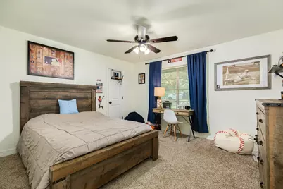102 W Bronco Bend Street, Angleton, TX 77515 - Photo 28