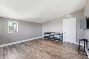 1721 Bayou Shore Dr, Galveston, TX 77551 - Photo 22
