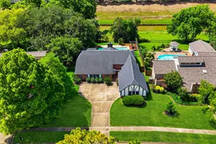 3931 Pleasant Valley Dr, Missouri City, TX 77459 - Photo 1