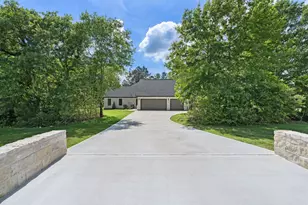 7002 Bowie Ct, Montgomery, TX 77316 - Photo 2