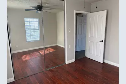 5402 Lyndhurst Drive, Houston, TX 77033 - Photo 6