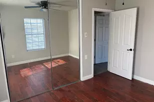 5402 Lyndhurst Dr, Houston, TX 77033 - Photo 6