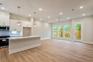 8416 Pech Landing Dr, Houston, TX 77055 - Photo 10