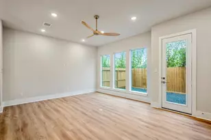 8416 Pech Landing Dr, Houston, TX 77055 - Photo 18