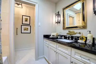 4053 Breakwood Dr, Houston, TX 77025 - Photo 22