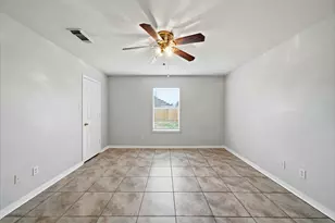 1015 Santa Fe Ct, Rosenberg, TX 77471 - Photo 14