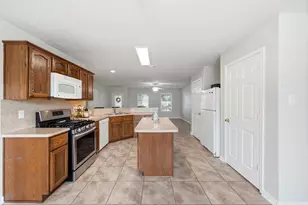 1015 Santa Fe Ct, Rosenberg, TX 77471 - Photo 8