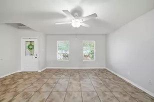 1015 Santa Fe Ct, Rosenberg, TX 77471 - Photo 4