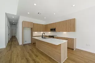 5029 Van Fleet St, Houston, TX 77033 - Photo 8