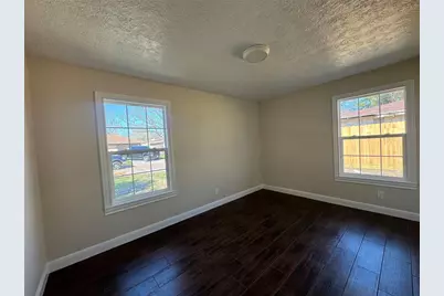 2921 Tarpey Avenue, Texas City, TX 77590 - Photo 2