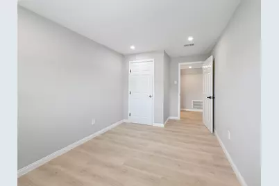 4356 #B Phlox Street, Houston, TX 77051 - Photo 10