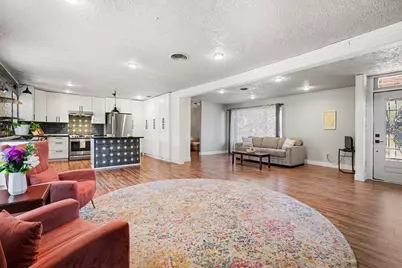 101 W Larkspur Drive, Hillcrest Village, TX 77511 - Photo 4