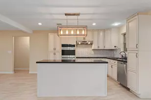 4906 Green Willow Ln, Dickinson, TX 77539 - Photo 12