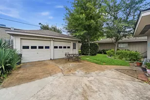 10822 Lasso Ln, Houston, TX 77079 - Photo 32