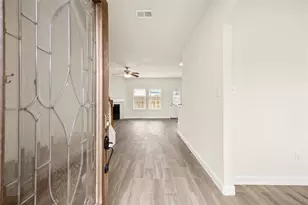 5213 Bailey Ln, Alvin, TX 77511 - Photo 4