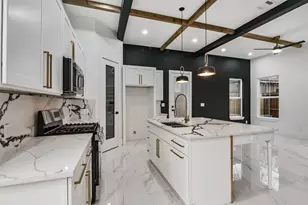 613 Melbourne St, Houston, TX 77022 - Photo 6