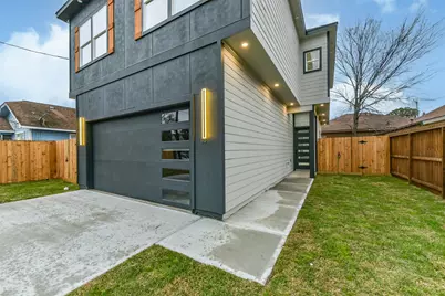 613 Melbourne Street, Houston, TX 77022 - Photo 1