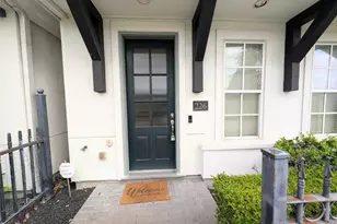 226 E 28th St, Houston, TX 77008 - Photo 2