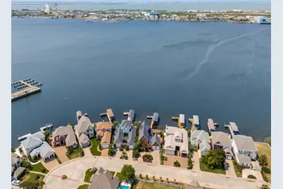 7312 Offats Point Circle, Galveston, TX 77551 - Photo 4