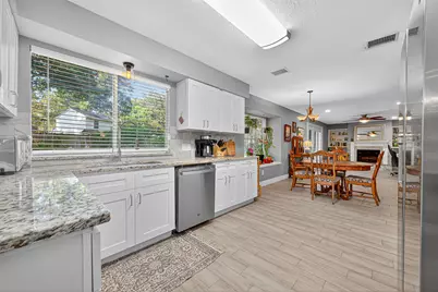 2901 Maple Knoll Drive, Houston, TX 77339 - Photo 8