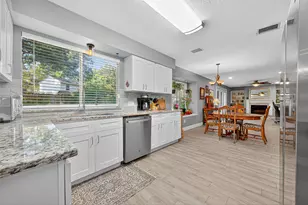 2901 Maple Knoll Dr, Houston, TX 77339 - Photo 8