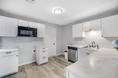 1610 E Rosebud Avenue, Victoria, TX 77901 - Photo 32