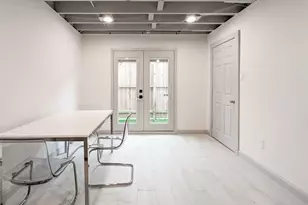 2306 Addison Rd, Houston, TX 77030 - Photo 10