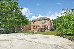2302 Blodgett St, Houston, TX 77004 - Photo 2