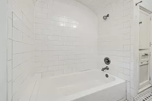 2302 Blodgett St, Houston, TX 77004 - Photo 24