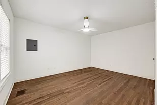 2302 Blodgett St, Houston, TX 77004 - Photo 14