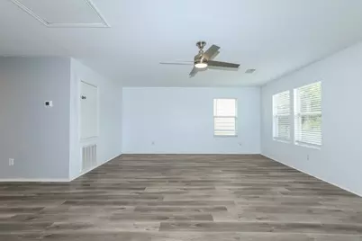 302 Falling Pine Drive, Conroe, TX 77304 - Photo 12