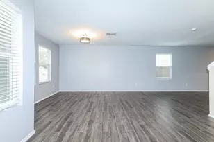 302 Falling Pine Dr, Conroe, TX 77304 - Photo 6
