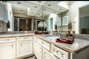 2228 S Piney Point Rd, Houston, TX 77063 - Photo 8